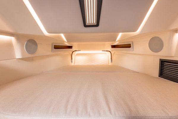 Stradivari 43 Main Bed